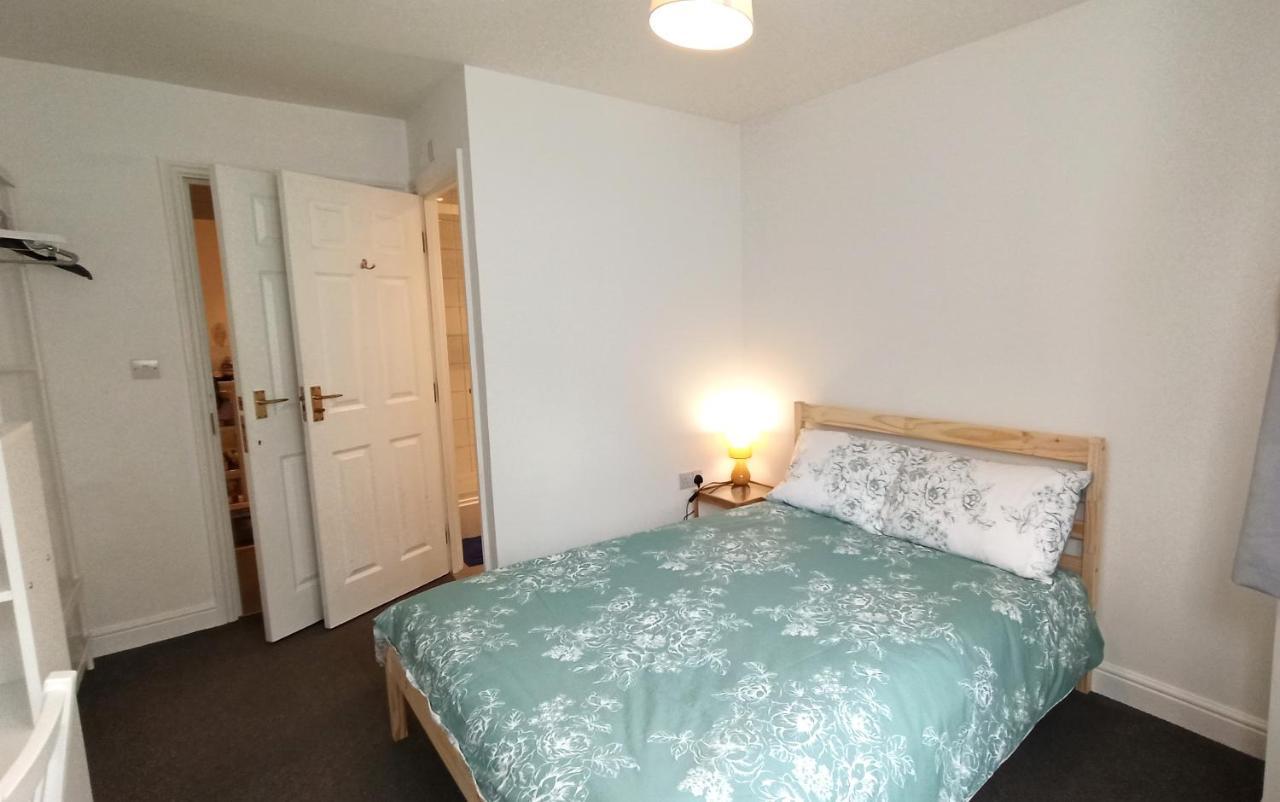 Bright, Chilled Ensuite Db Room In A Shared Flat! Лондон Екстер'єр фото