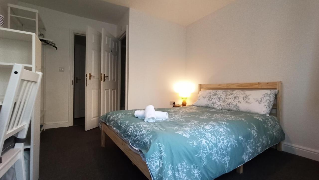 Bright, Chilled Ensuite Db Room In A Shared Flat! Лондон Екстер'єр фото