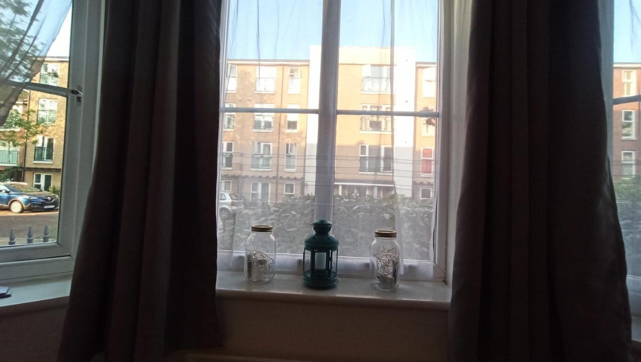 Bright, Chilled Ensuite Db Room In A Shared Flat! Лондон Екстер'єр фото